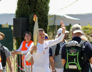 Passage de la flamme olympique Paris 2024 à Thésée